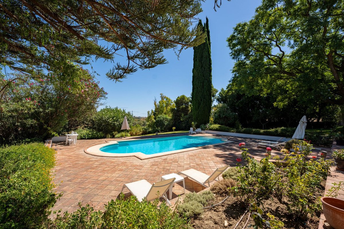 8 Bed Finca - Cortijo in Cancelada