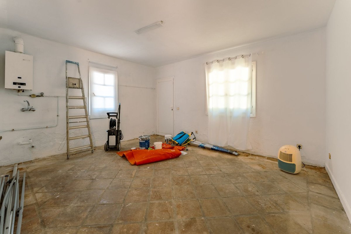 8 Bed Finca - Cortijo in Cancelada