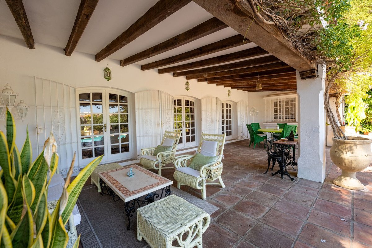 8 Bed Finca - Cortijo in Cancelada