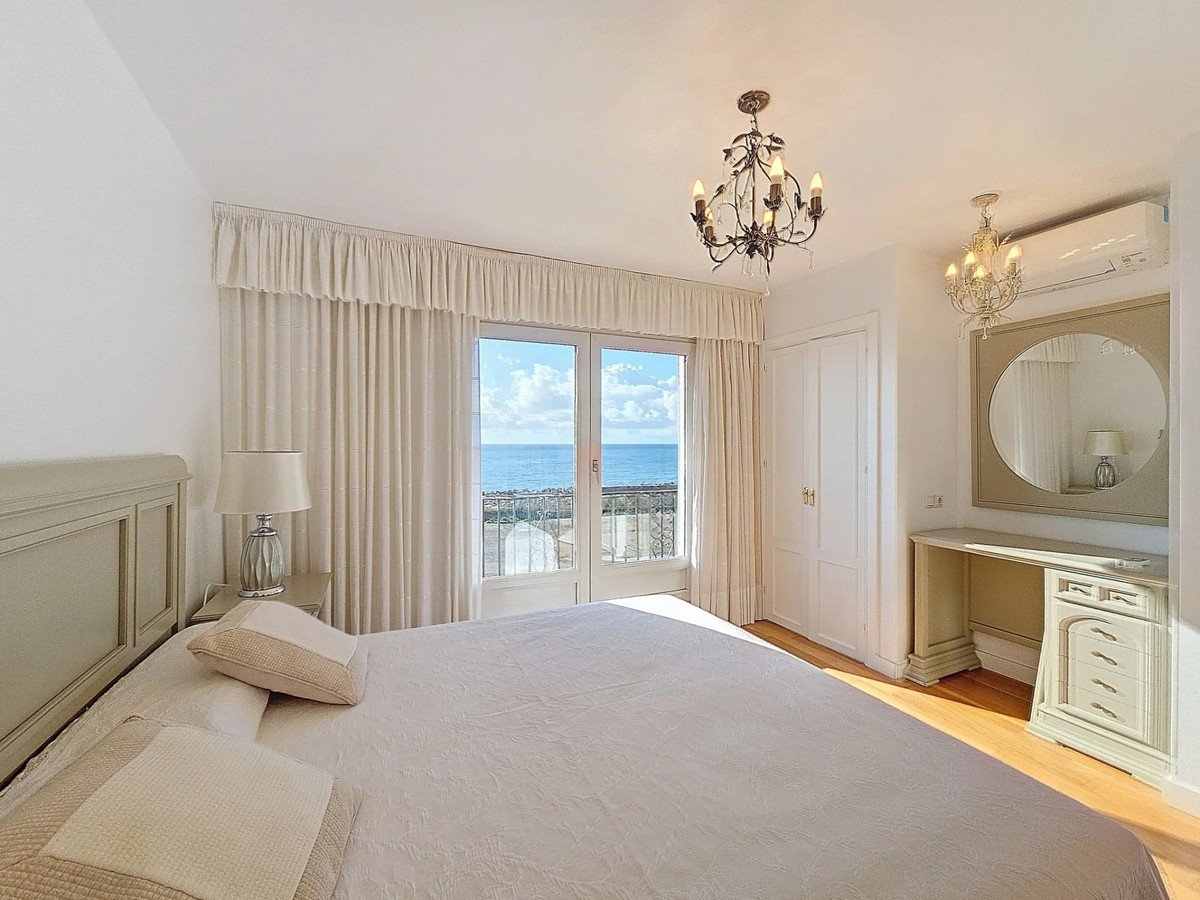 5 Bed Townhouse in Estepona