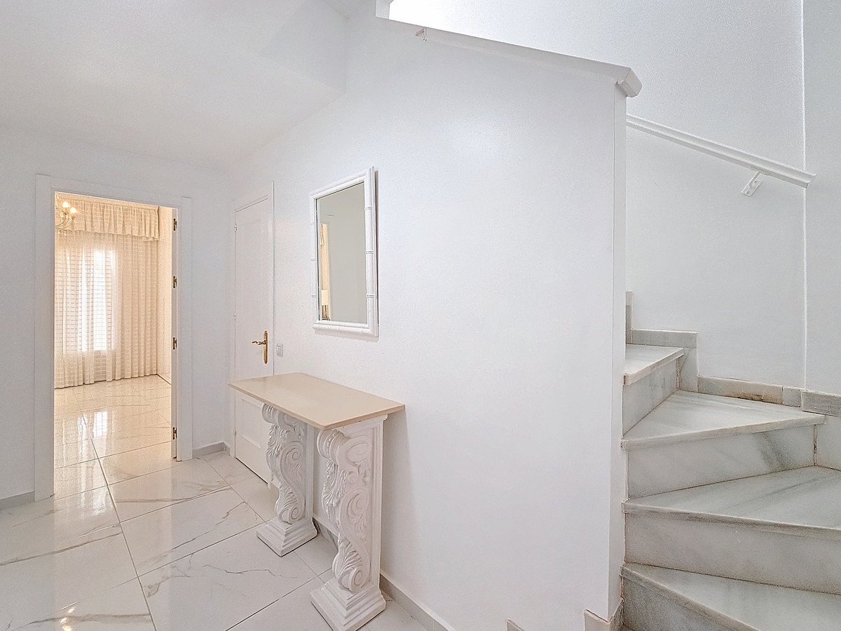5 Bed Townhouse in Estepona