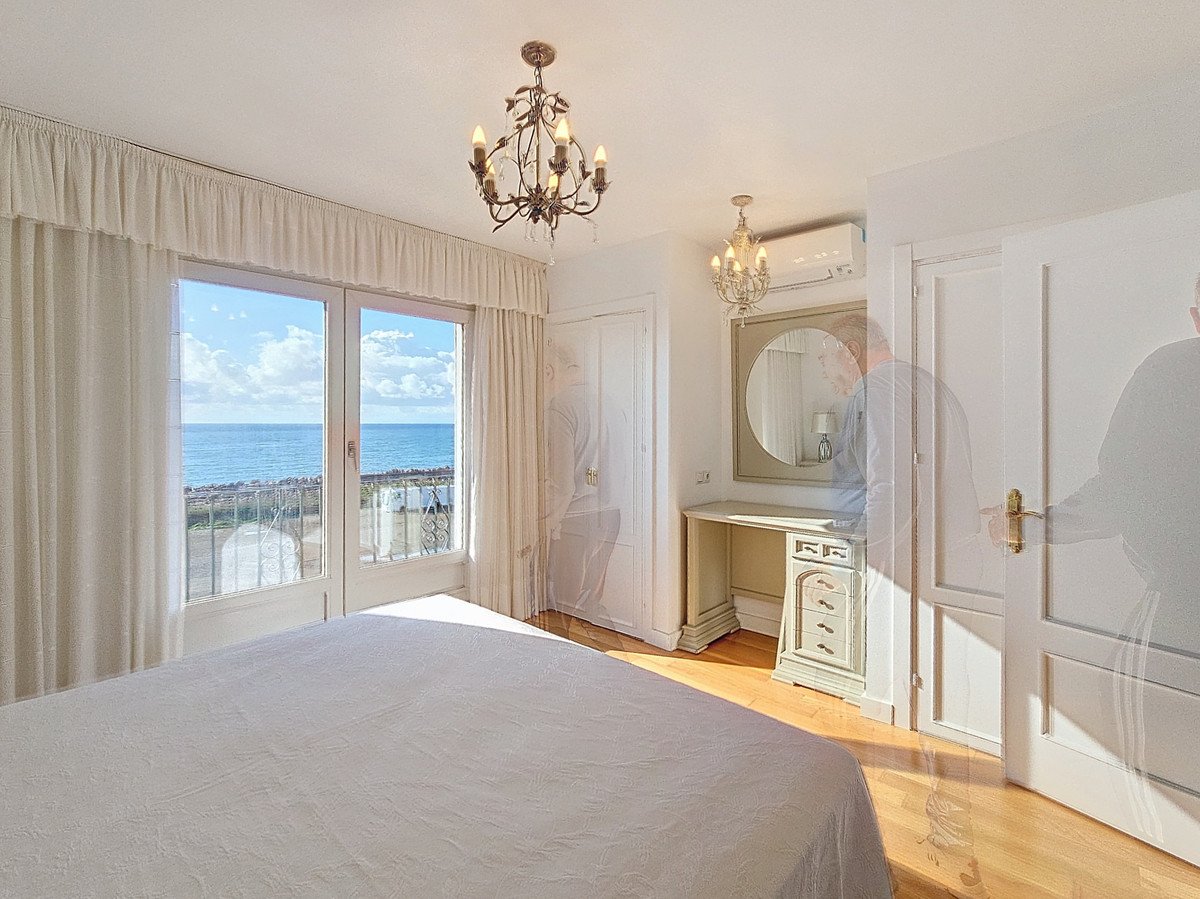 5 Bed Townhouse in Estepona