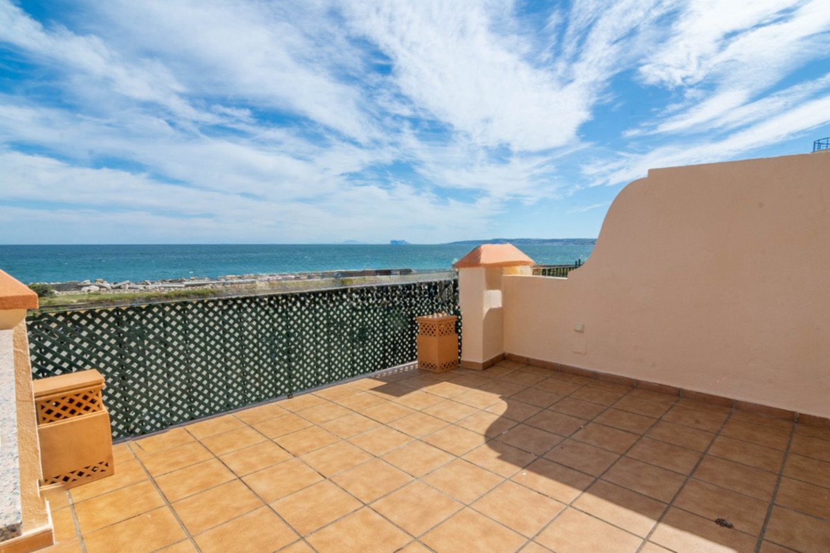 5 Bed Townhouse in Estepona