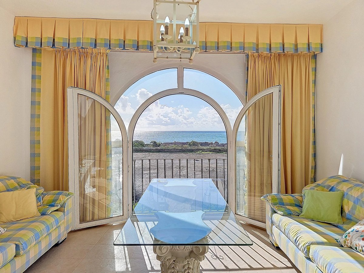 5 Bed Townhouse in Estepona