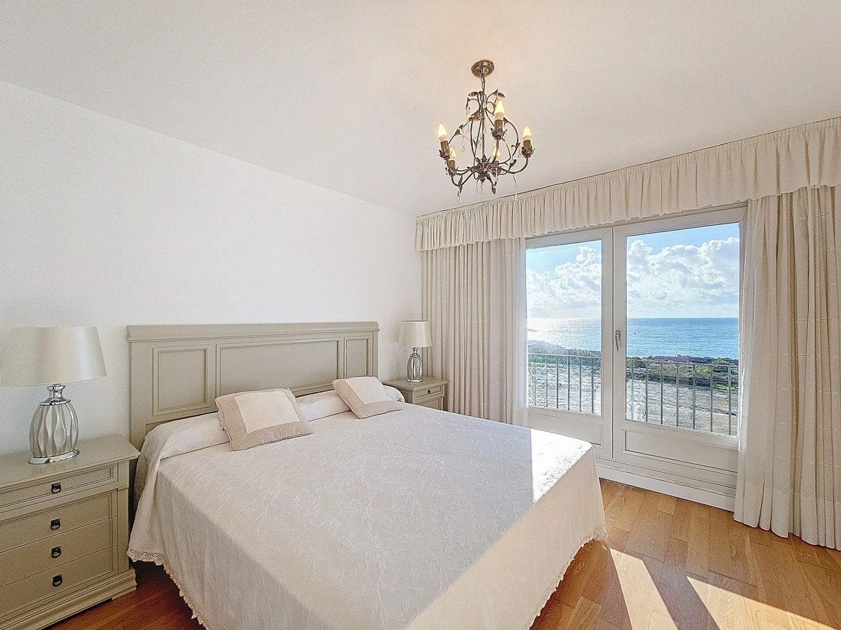 5 Bed Townhouse in Estepona
