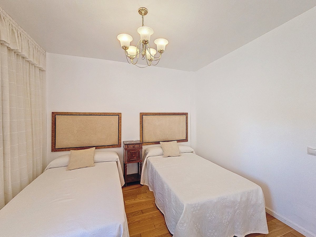 5 Bed Townhouse in Estepona