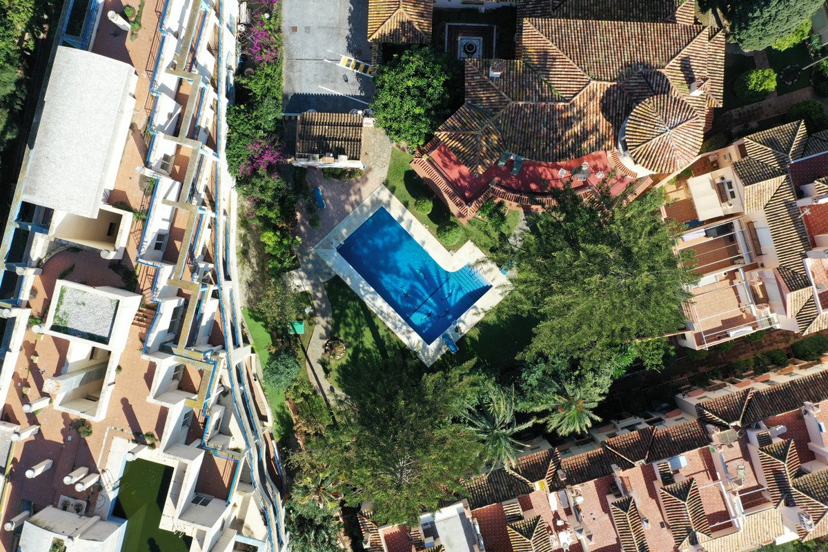 5 Bed Townhouse in Estepona