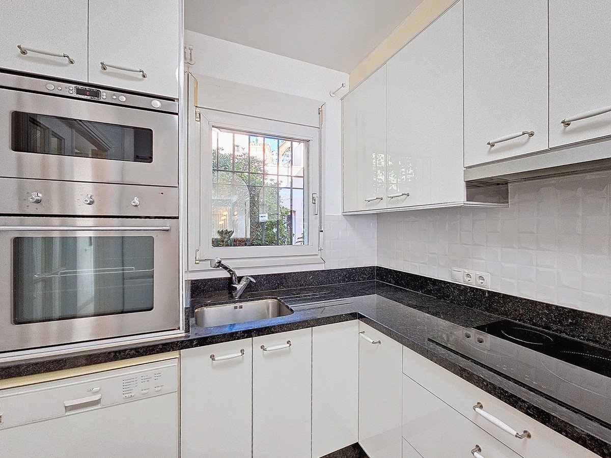 5 Bed Townhouse in Estepona