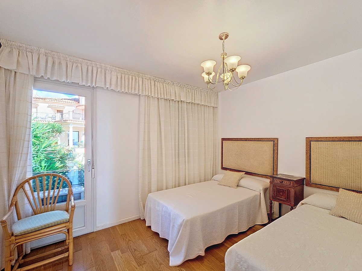 5 Bed Townhouse in Estepona