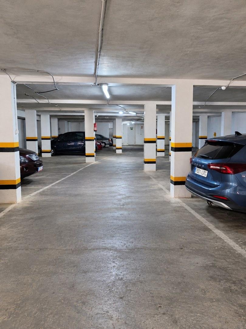 Garage in La Mata