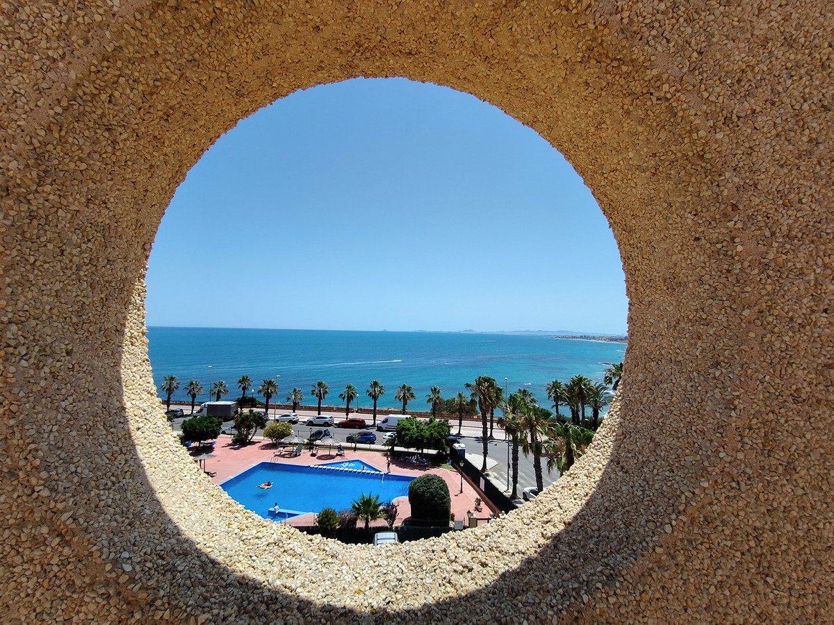 2 Bed Middle Floor Apartment in Cabo Roig