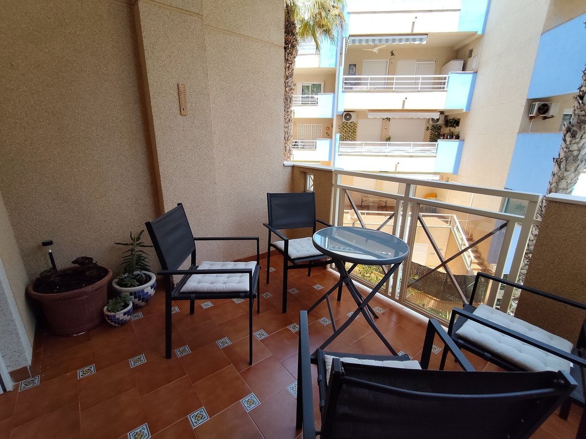 2 Bed Middle Floor Apartment in Cabo Roig