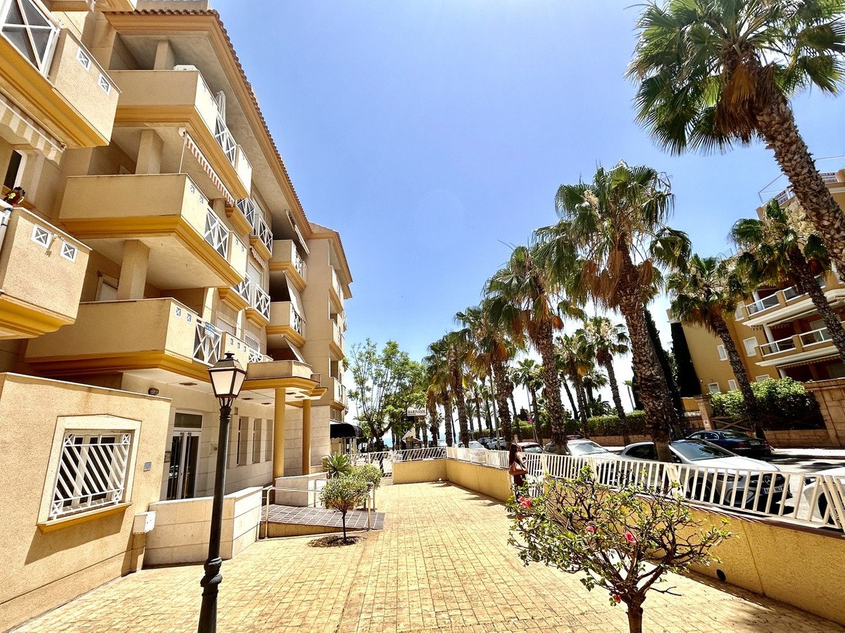 2 Bed Middle Floor Apartment in Cabo Roig