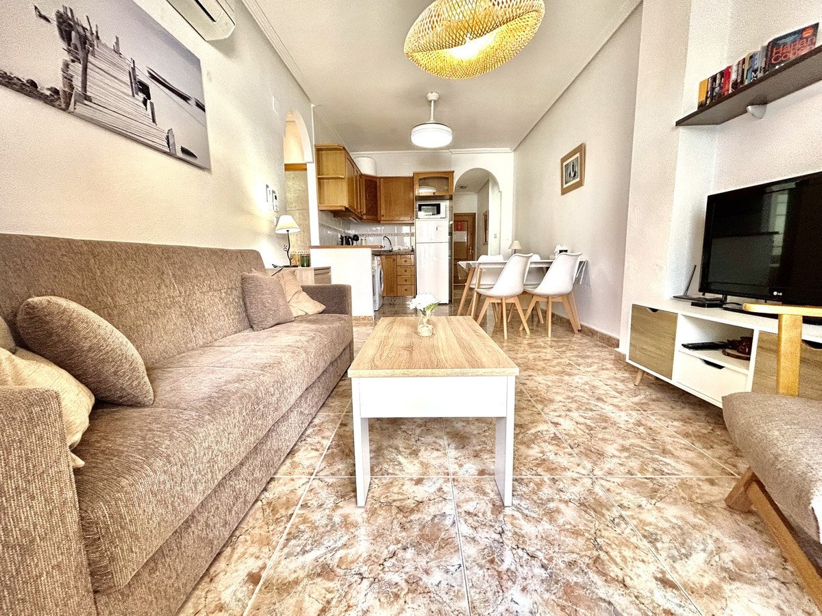 2 Bed Middle Floor Apartment in Cabo Roig