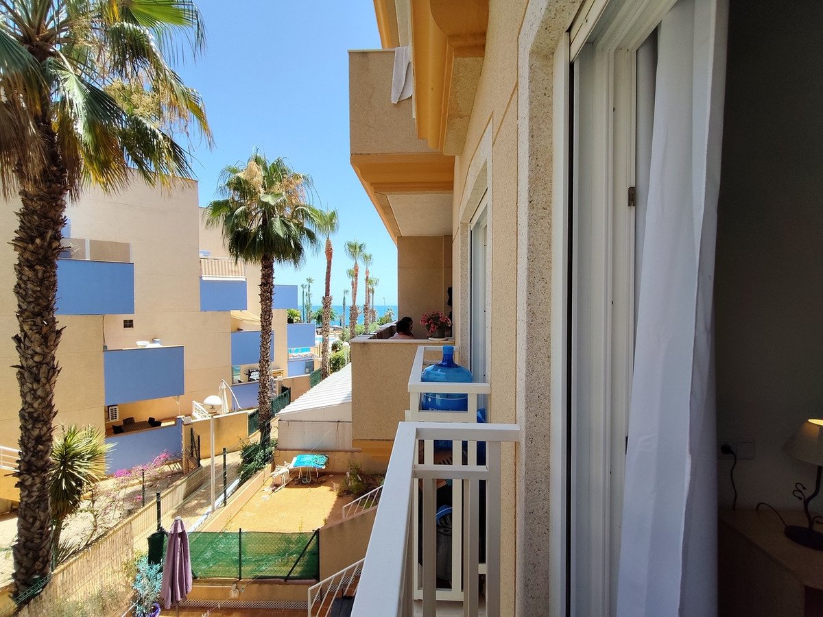 2 Bed Middle Floor Apartment in Cabo Roig