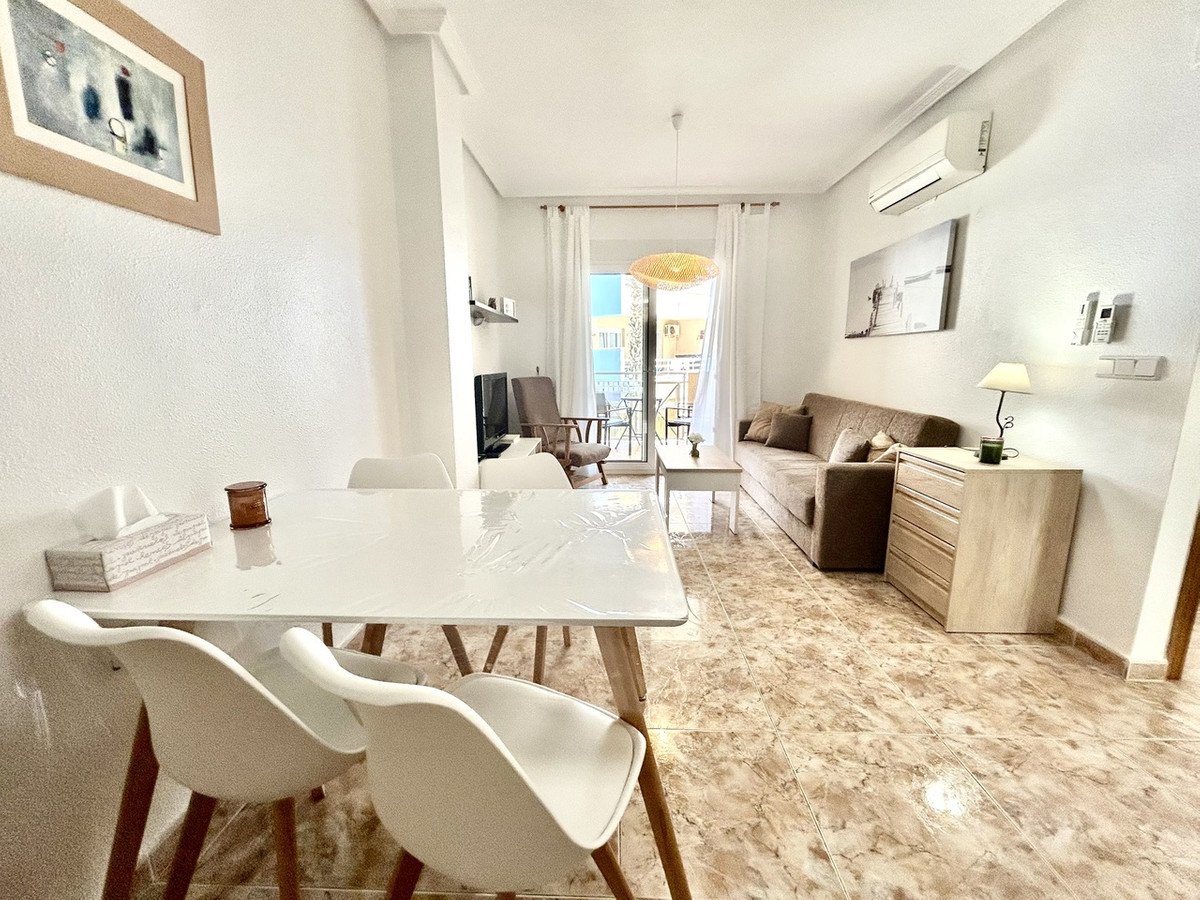2 Bed Middle Floor Apartment in Cabo Roig