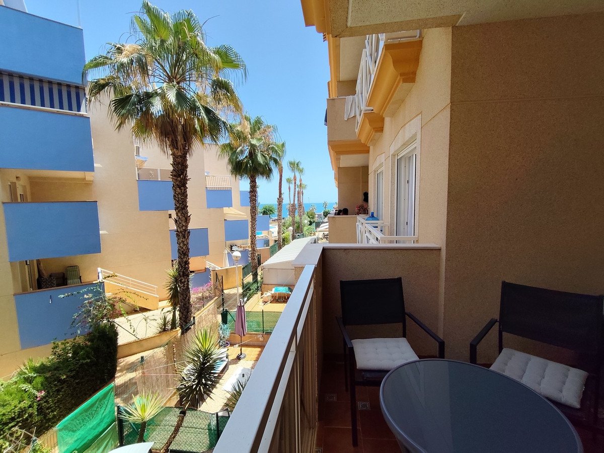2 Bed Middle Floor Apartment in Cabo Roig