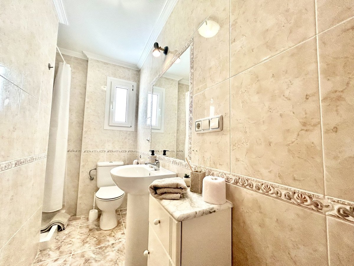 2 Bed Middle Floor Apartment in Cabo Roig