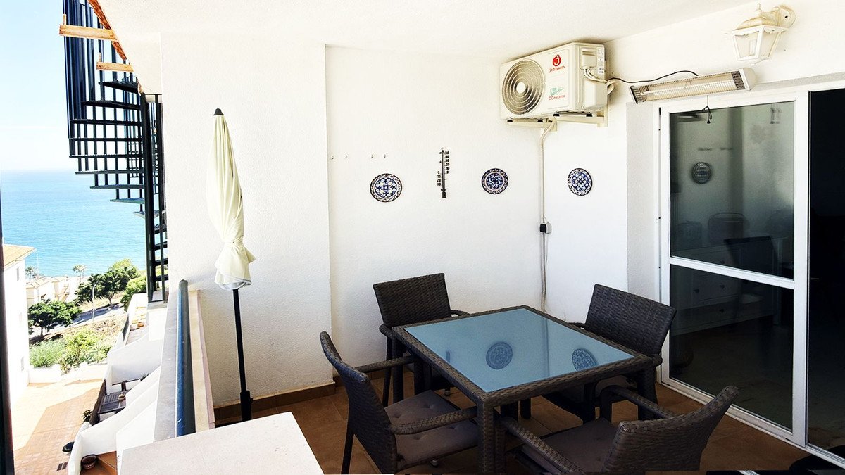 2 Bed Top Floor Apartment in Benalmadena