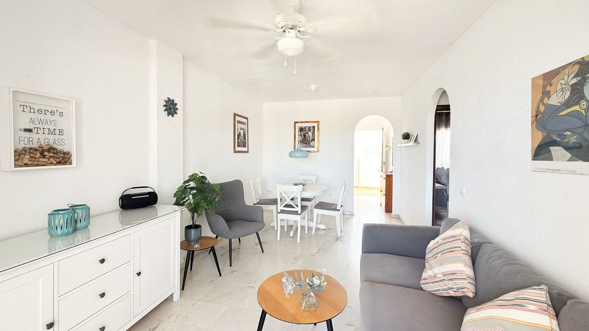 2 Bed Top Floor Apartment in Benalmadena