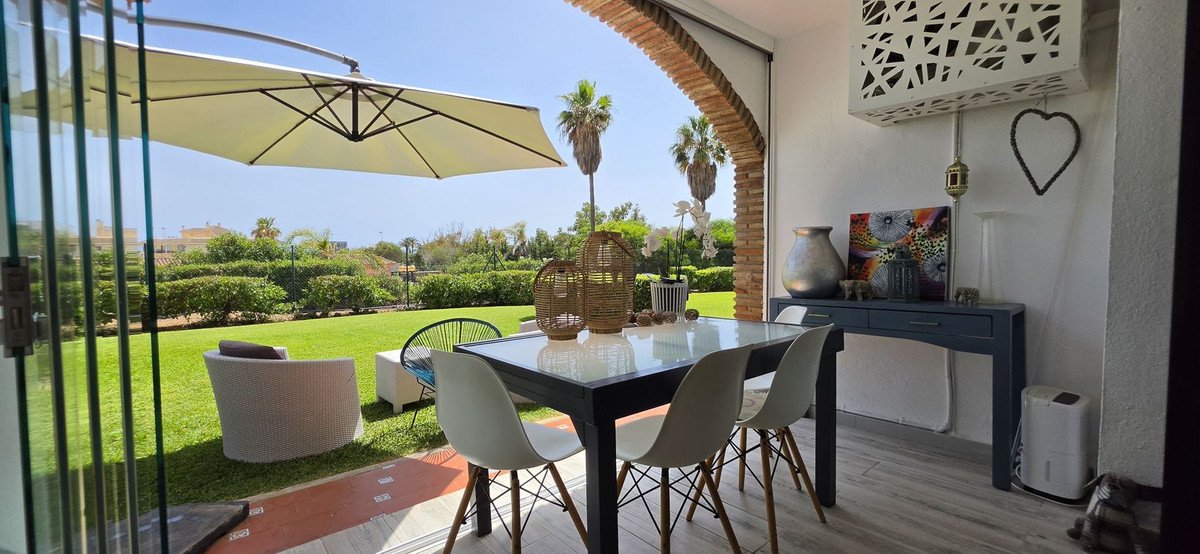 2 Bed Ground Floor Apartment in Riviera del Sol