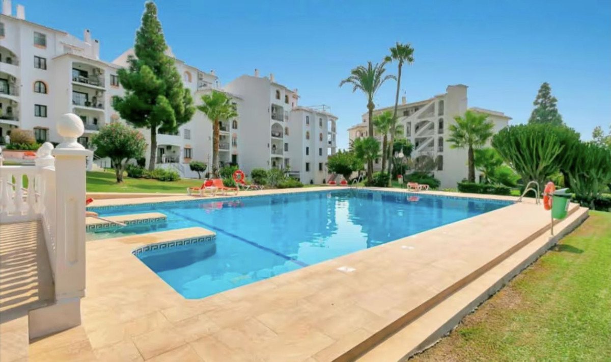 2 Bed Ground Floor Apartment in Riviera del Sol