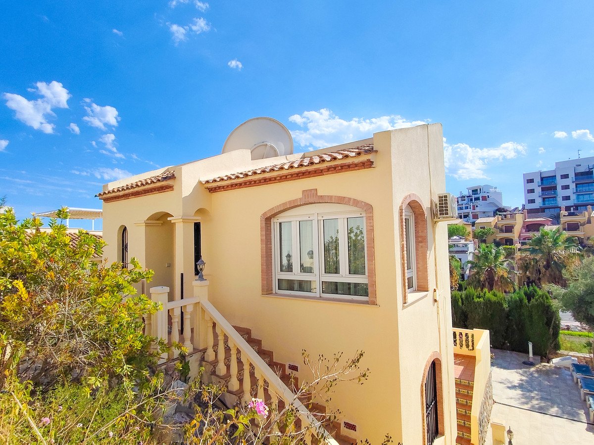3 Bed Detached Villa in Villamartin