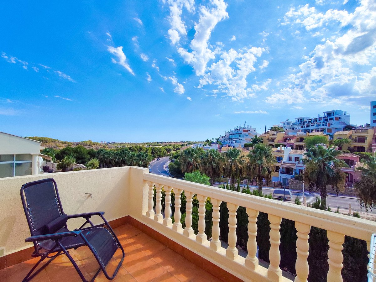 3 Bed Detached Villa in Villamartin