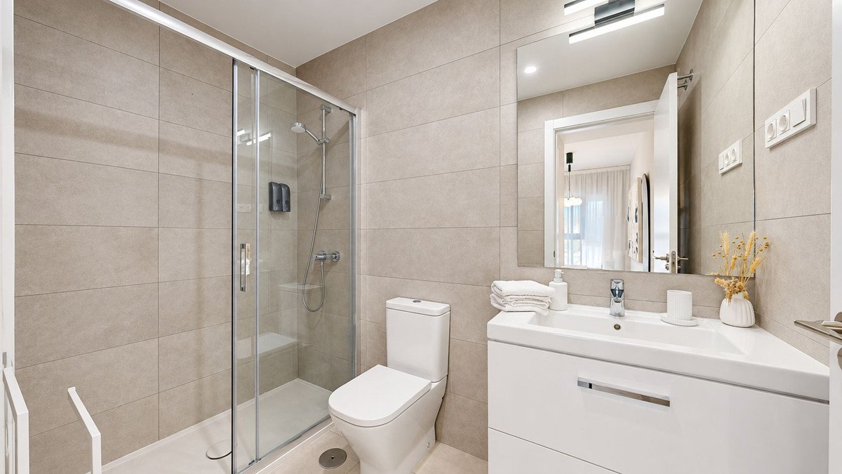 3 Bed Middle Floor Apartment in Martiricos