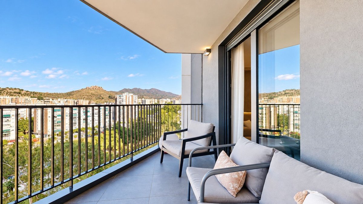 3 Bed Middle Floor Apartment in Martiricos