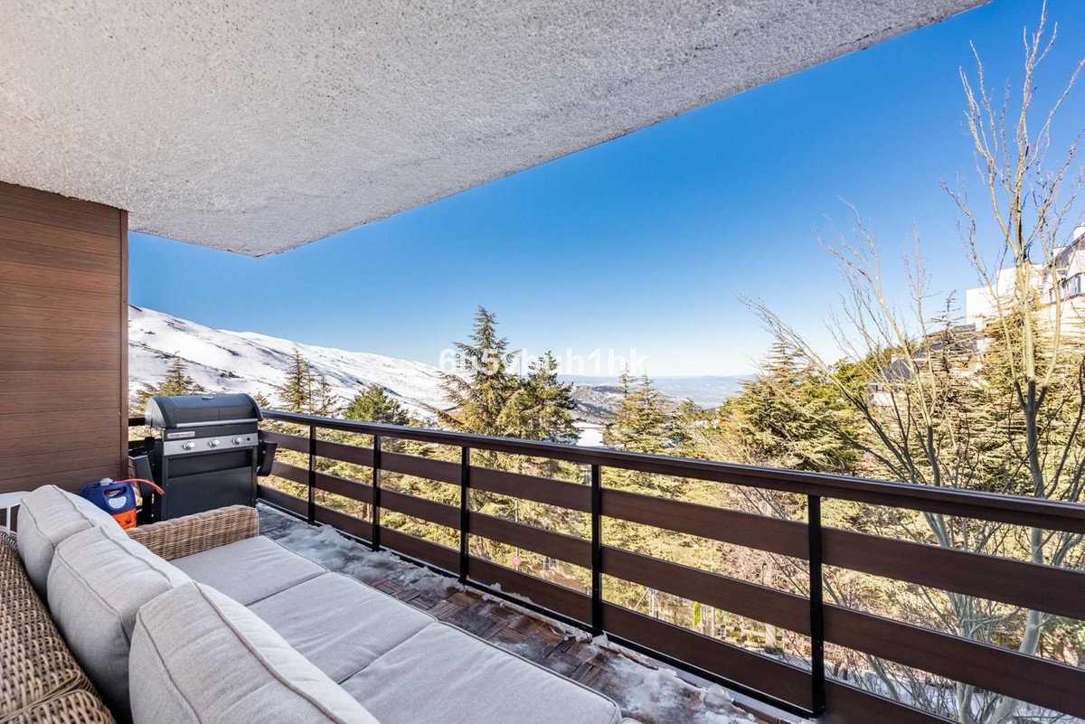 3 Bed Middle Floor Apartment in Monachil