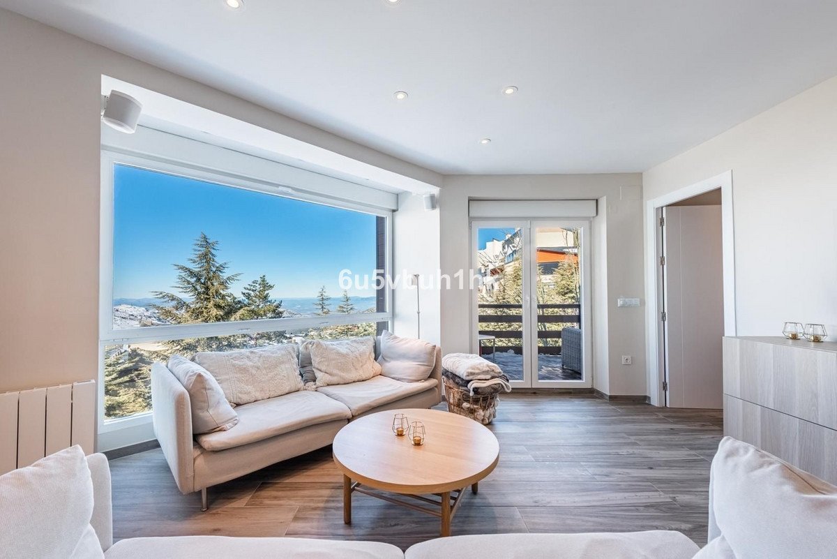 3 Bed Middle Floor Apartment in Monachil