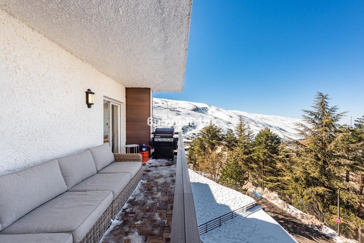 3 Bed Middle Floor Apartment in Monachil