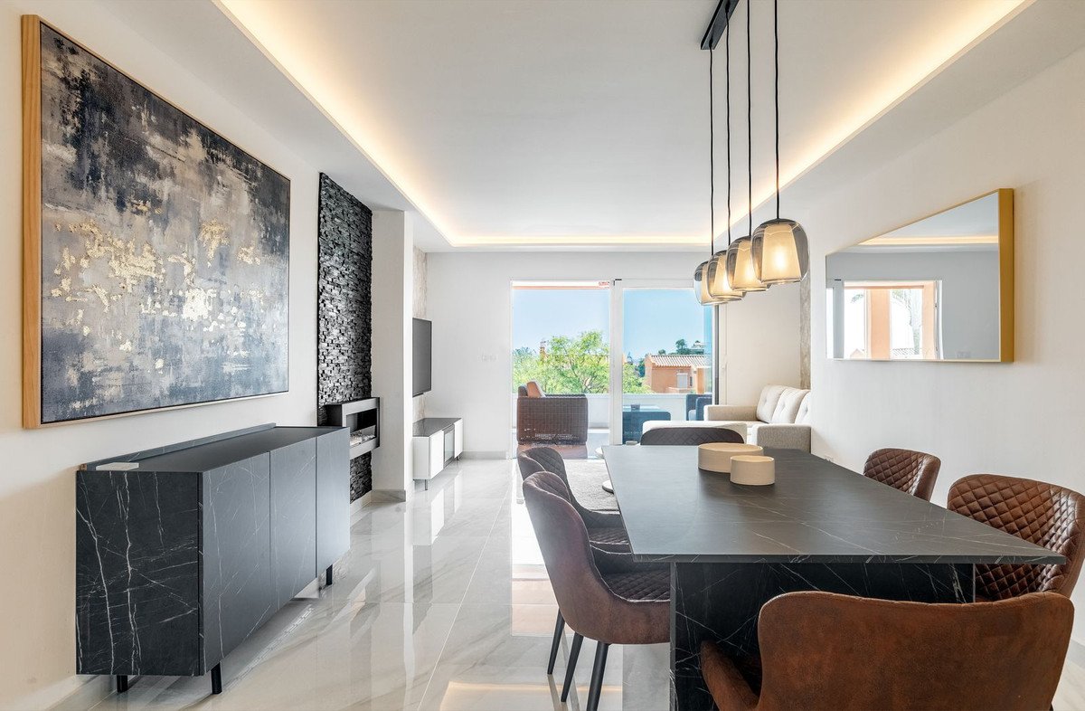 2 Bed Middle Floor Apartment in Elviria