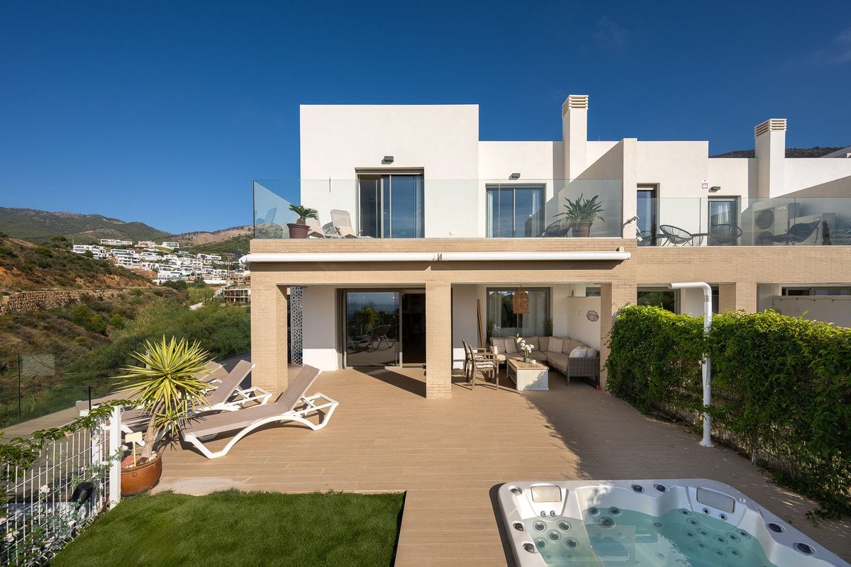 3 Bed Semi-Detached House in Mijas