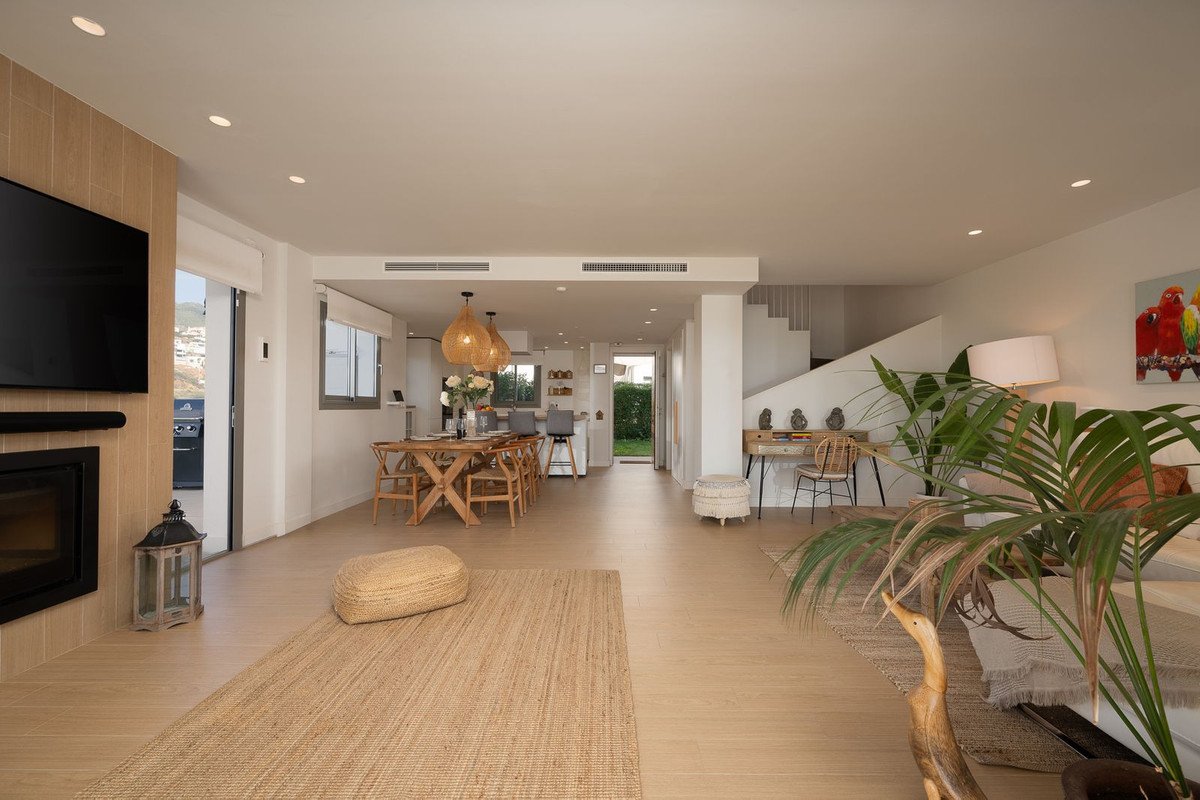 3 Bed Semi-Detached House in Mijas
