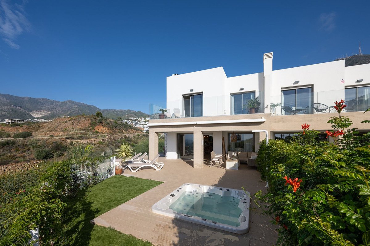3 Bed Semi-Detached House in Mijas