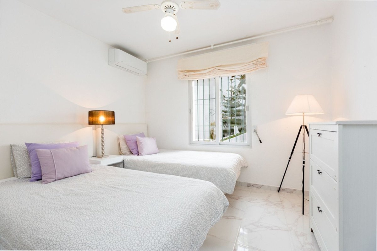 2 Bed Top Floor Apartment in Puerto Banús