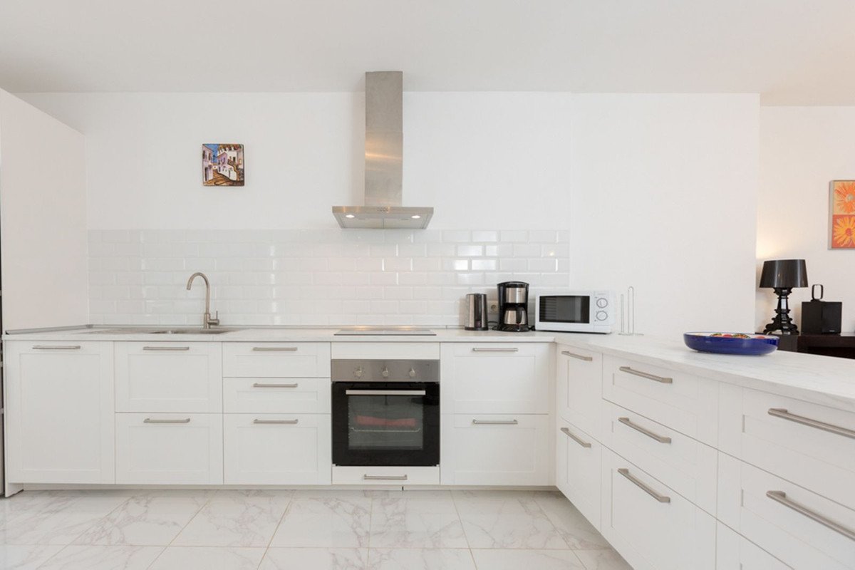 2 Bed Top Floor Apartment in Puerto Banús
