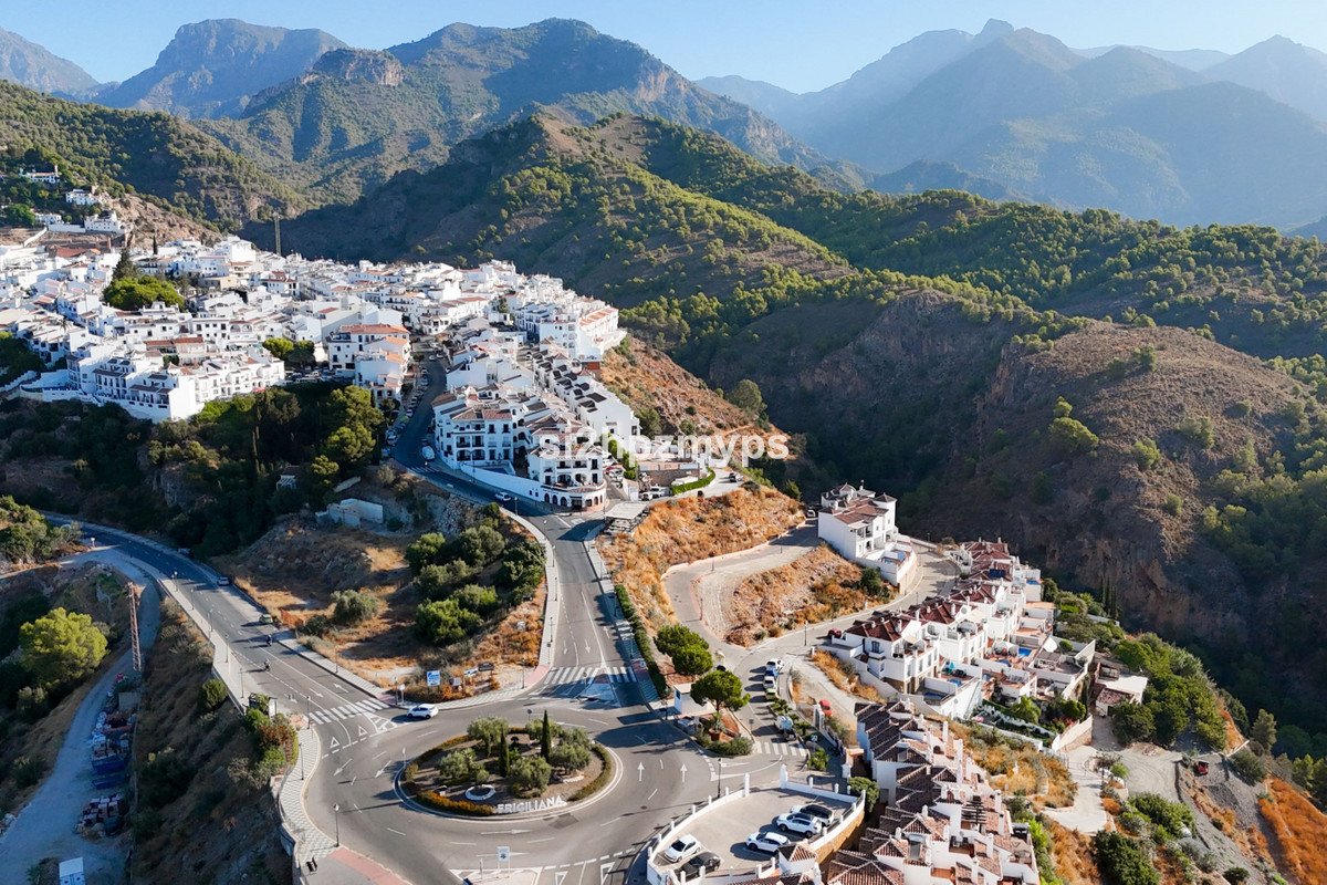 3 Bed Townhouse in Frigiliana