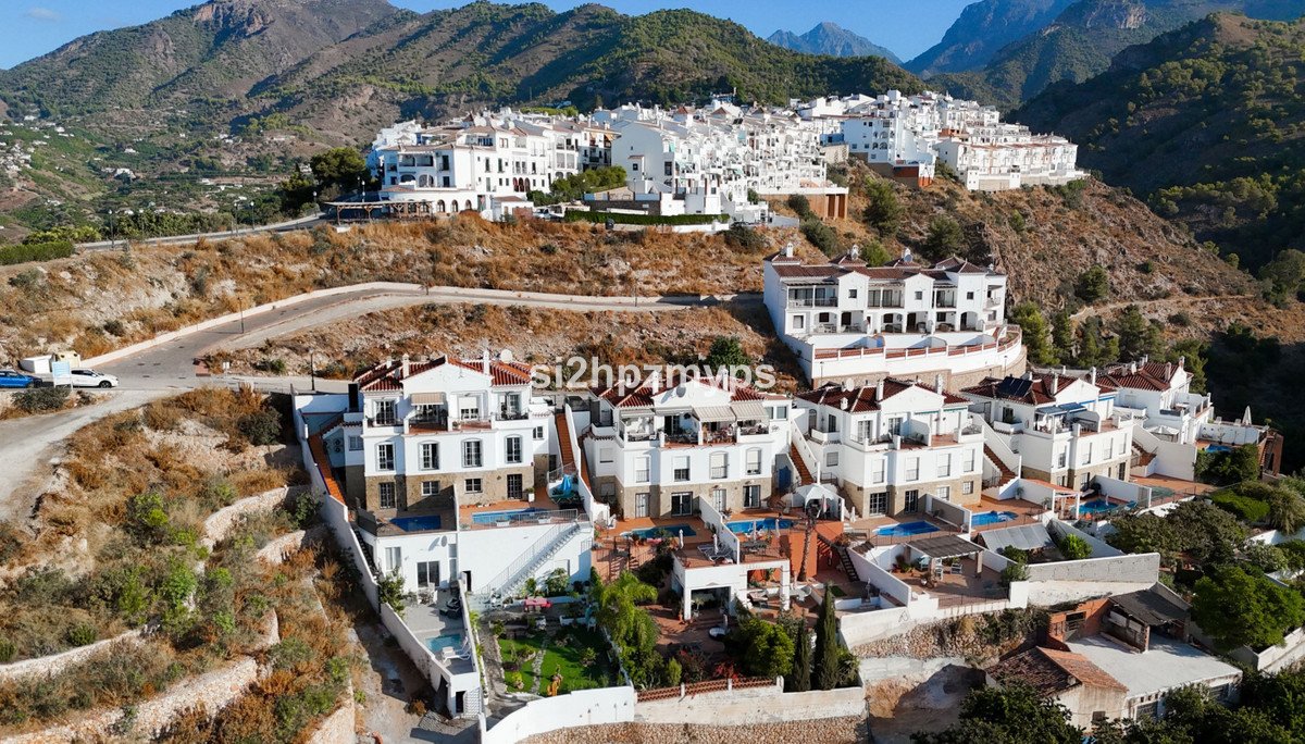 3 Bed Townhouse in Frigiliana