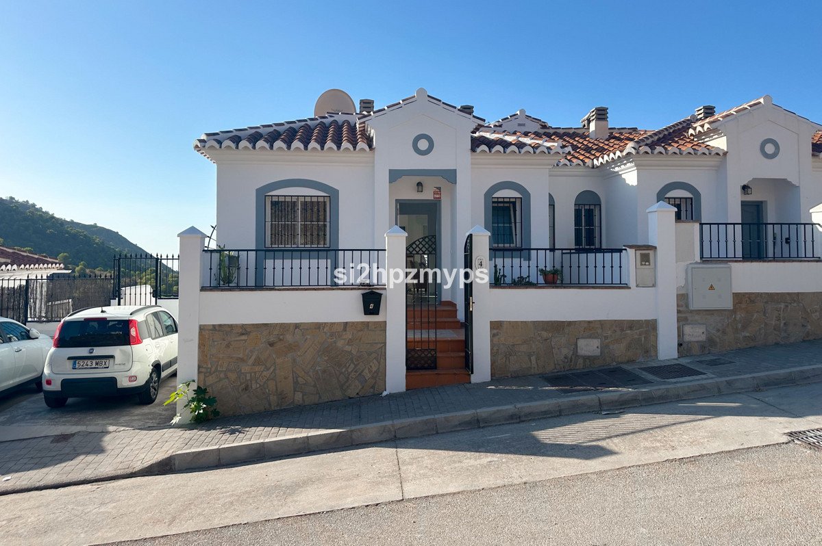 3 Bed Townhouse in Frigiliana
