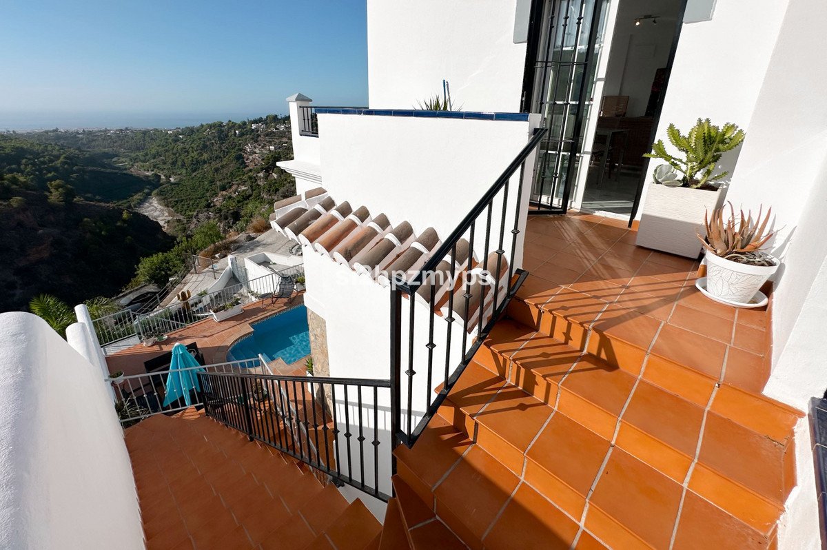 3 Bed Townhouse in Frigiliana