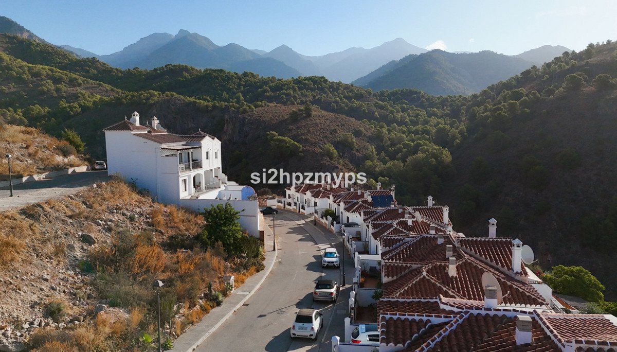 3 Bed Townhouse in Frigiliana