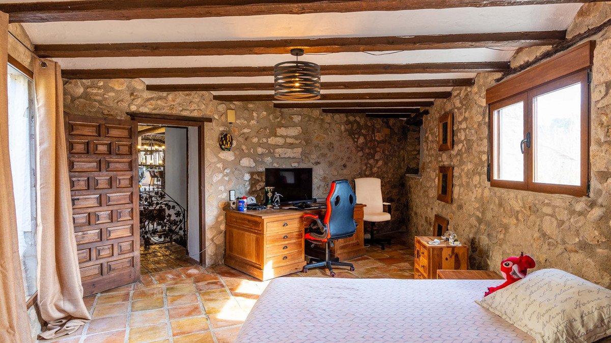 5 Bed Finca - Cortijo in Jalon