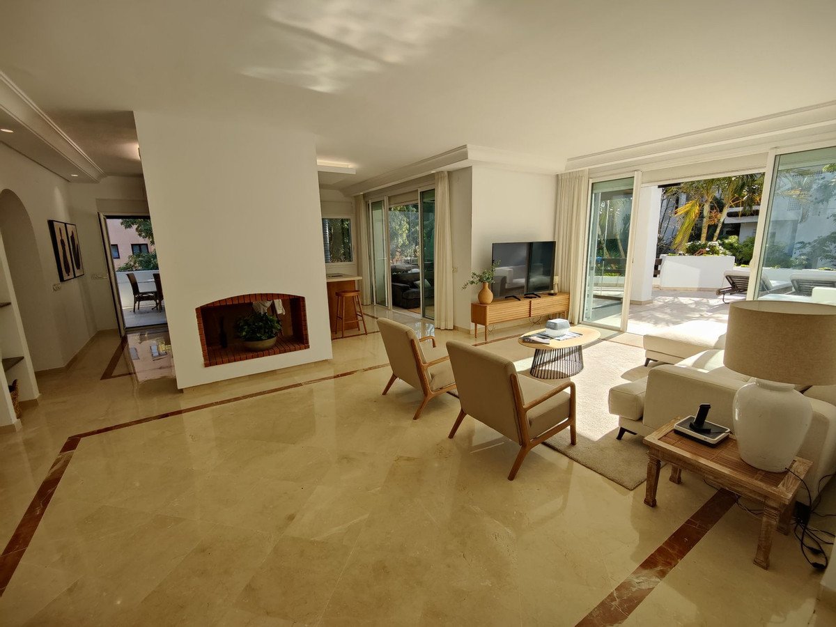 4 Bed Penthouse Duplex in Puerto Banús