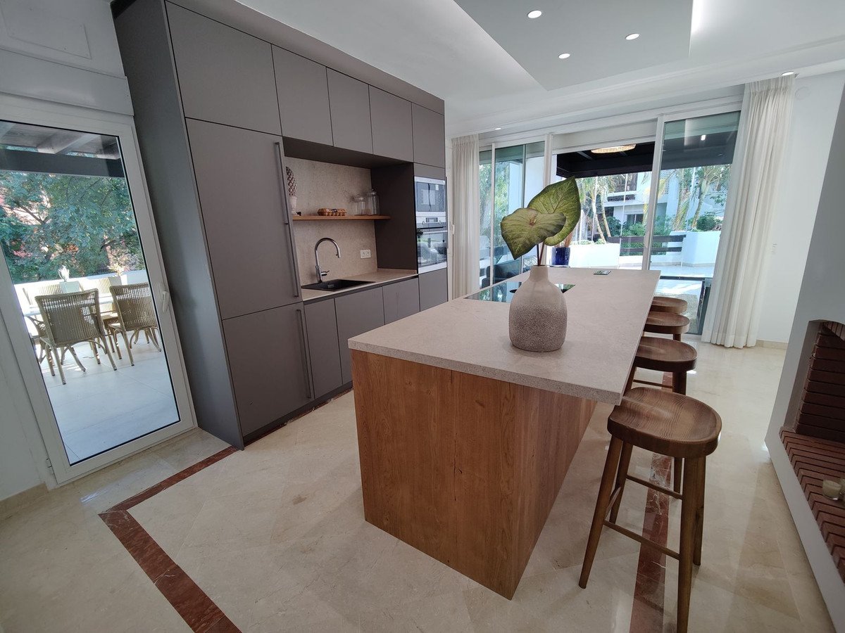 4 Bed Penthouse Duplex in Puerto Banús