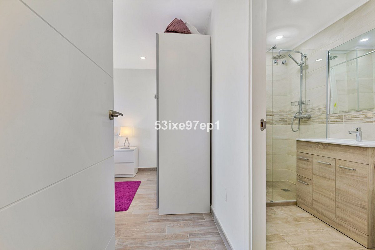 2 Bed Top Floor Apartment in Los Boliches