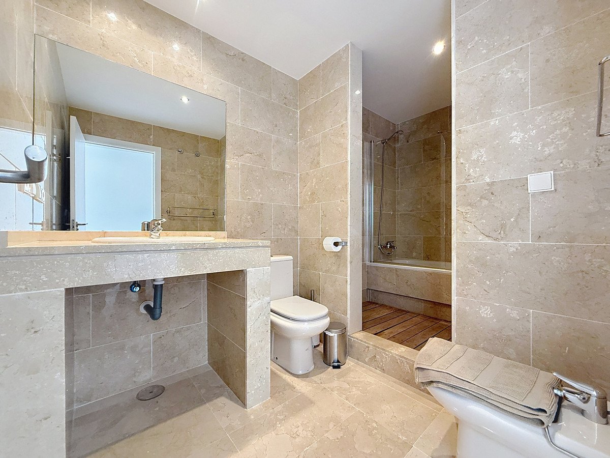 2 Bed Penthouse in Manilva
