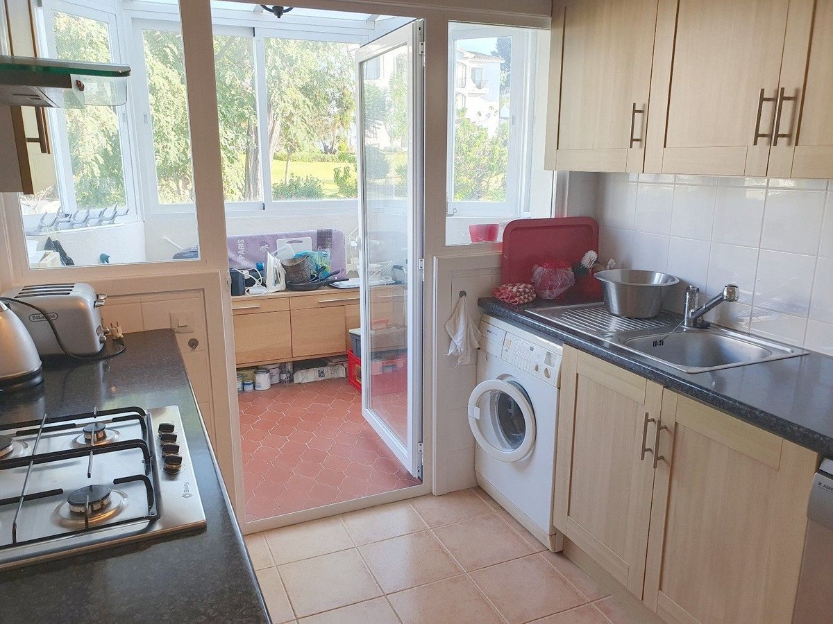 2 Bed Top Floor Apartment in El Paraiso